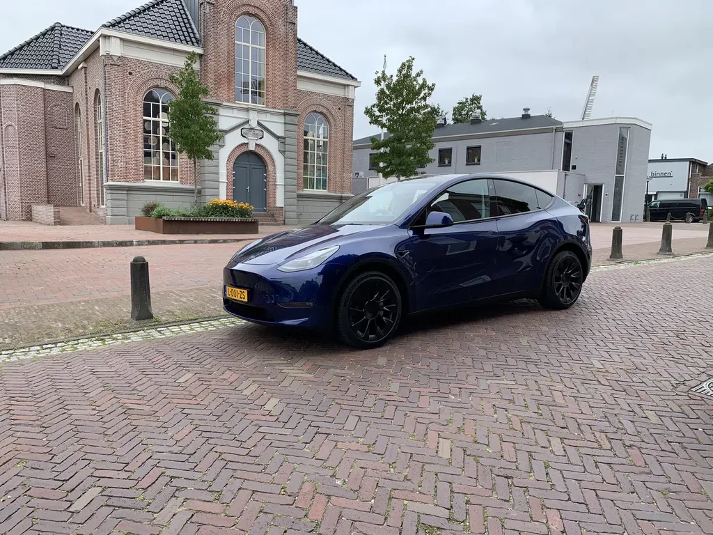 Zakaj je rabljeni Tesla Model Y še vedno drag?